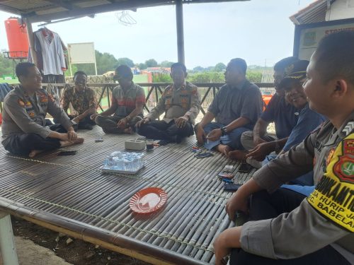 foto: Polsek Muaragembong giat sambang warga