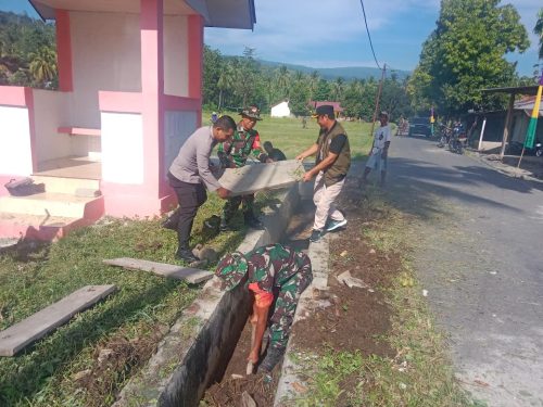 foto: TNI-Polri & pemdes gelar kegiatan Karya Bakti