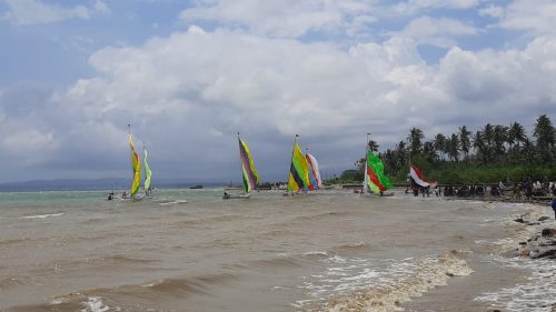 foto: Anwar-Reny gelar lomba perahu layar tradisional