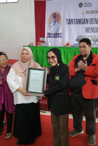 foto: dr. Reny jadi pembicara tunggal di kuliah umum